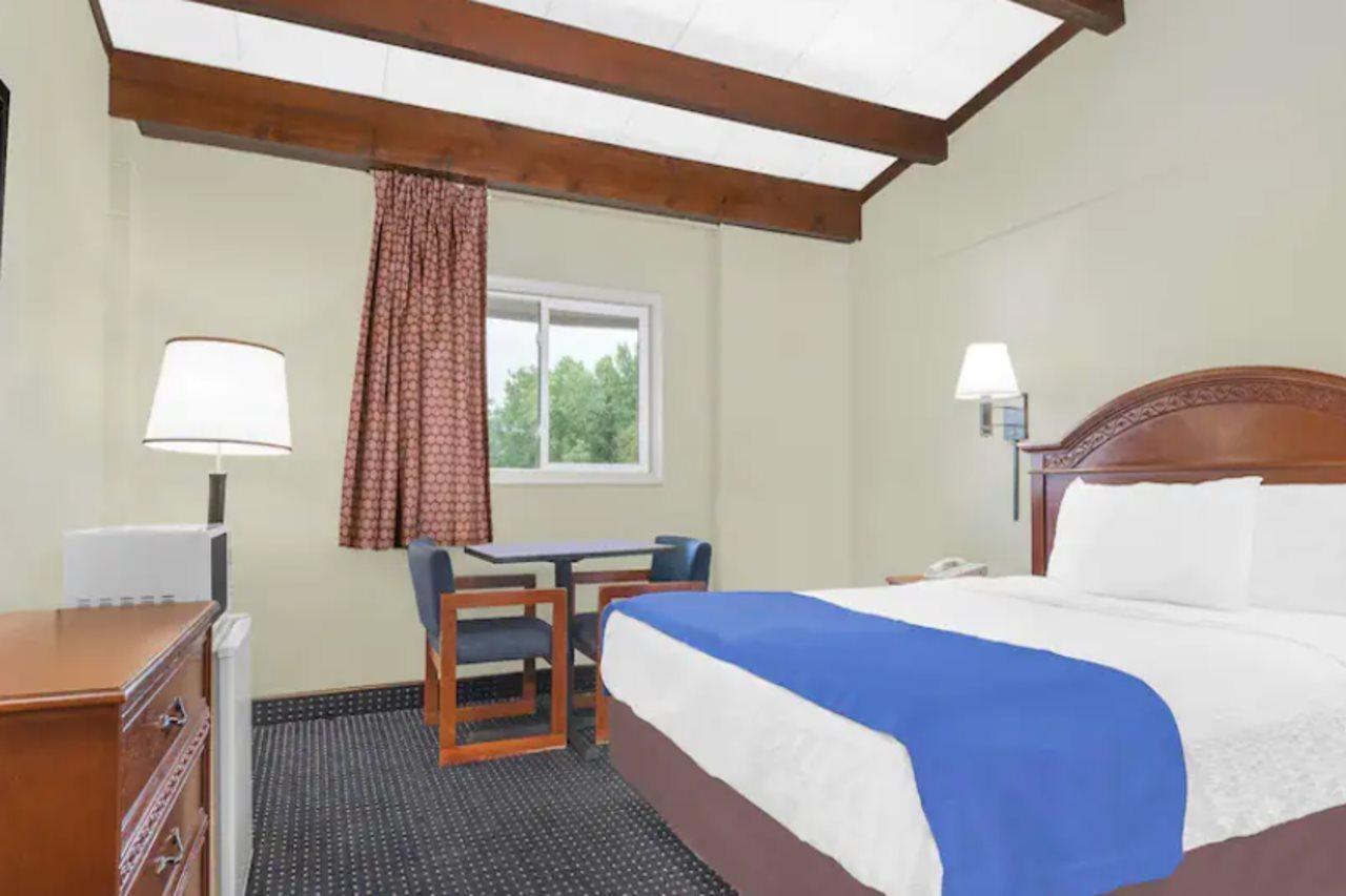 Travelodge Lima Luaran gambar